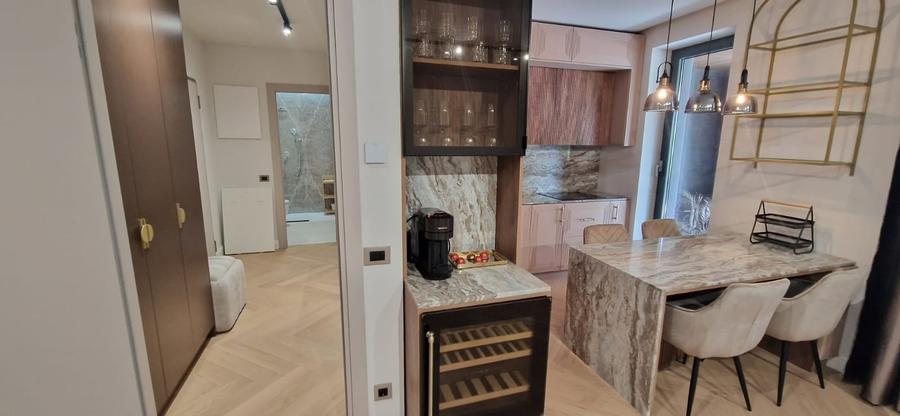 Apartament cu 2 camere semidecomandat în Băneasa