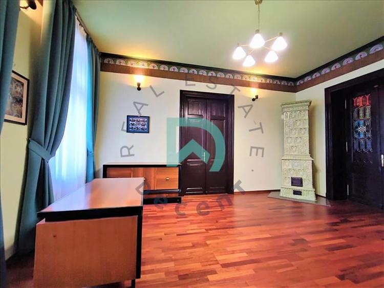 Apartament cu 3 camere decomandat, mobilat în 15 Noiembrie