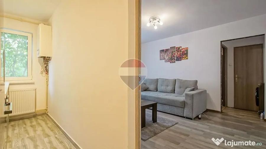 Apartament cu 2 camere semidecomandat în Florilor