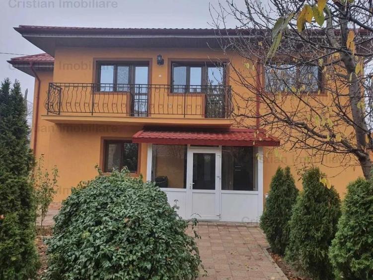 Casă cu 4 camere cu Canalizare în Lacu Sărat