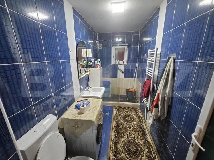 Apartament cu 4 camere semidecomandat, mobilat în Florești
