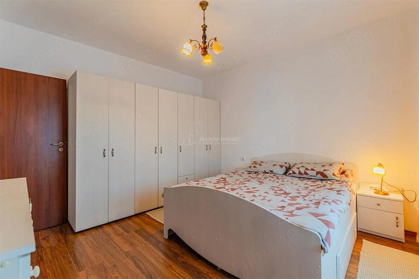 Apartament cu 3 camere decomandat, mobilat în Cristian