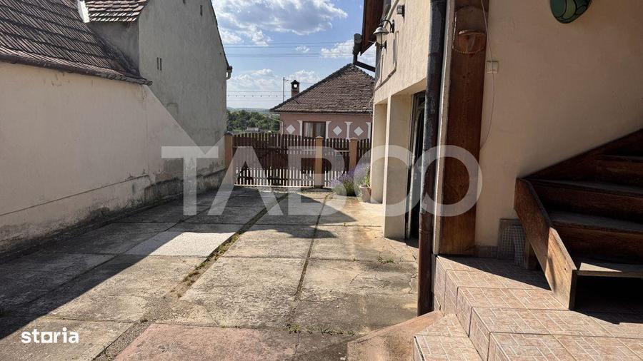 Casa de vanzare 6 camere loc de relaxare garaj teren 669 mp Cornatel - 17