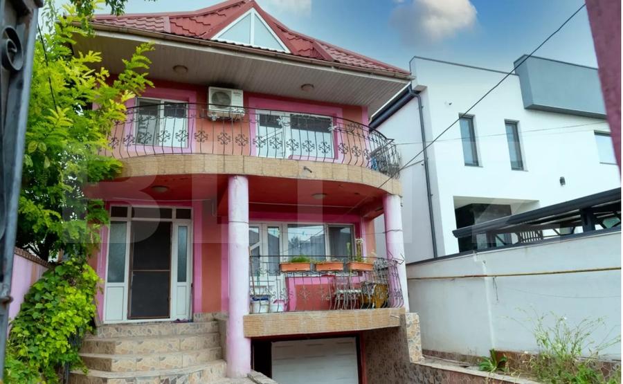 Casă individuală cu 5 camere cu Garaj în Micro 14