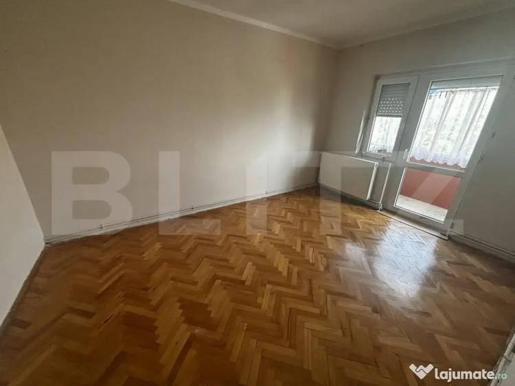 Apartament cu 3 camere decomandat, mobilat în Micro 16