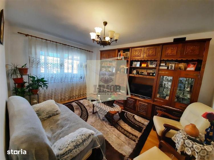 Apartament cu 4 camere, mobilat în Central