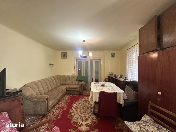 Casă cu 4 camere cu Teren 1498 Mp în Florești