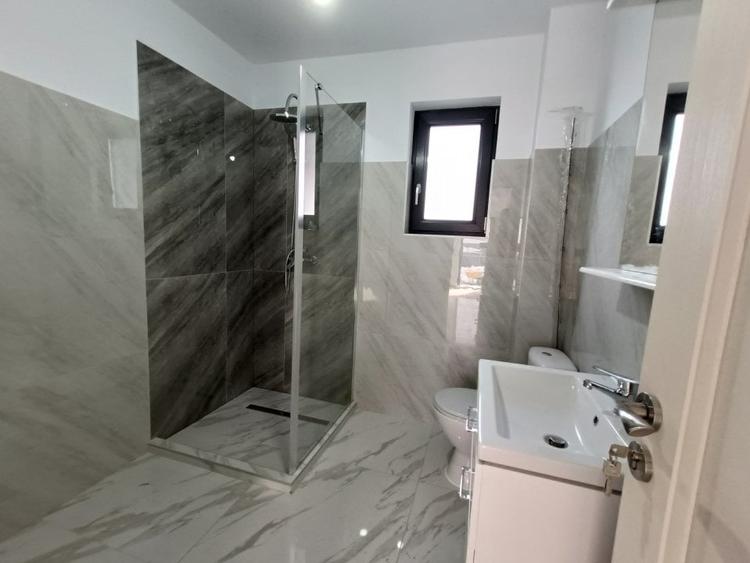 Casă individuală cu 4 camere cu Canalizare în Popas Păcurari