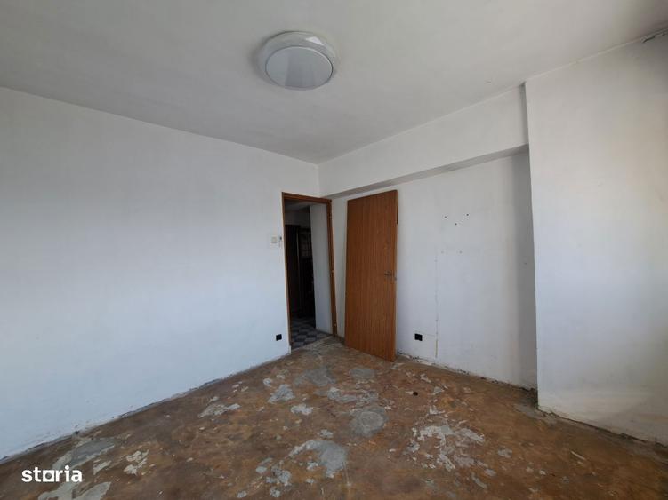 APARTAMENT/1984//50 mp/DOUA CAMERE/BALCON 6 mp/DECOMANDAT/OBOR/PARC - 3