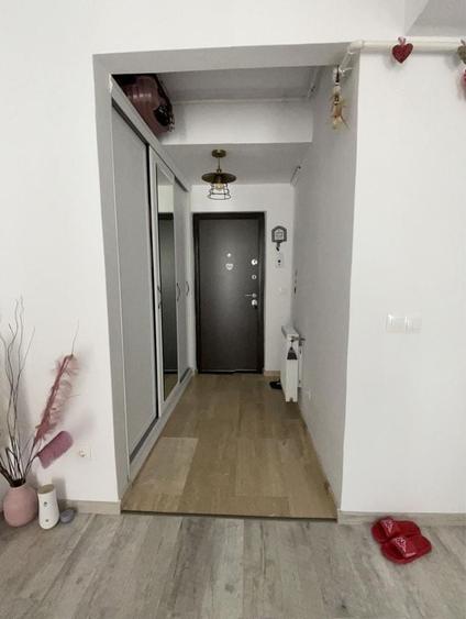 Apartament cu 2 camere semidecomandat în 9 Mai