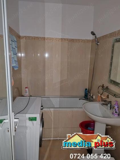 Apartament cu 3 camere semidecomandat în Central