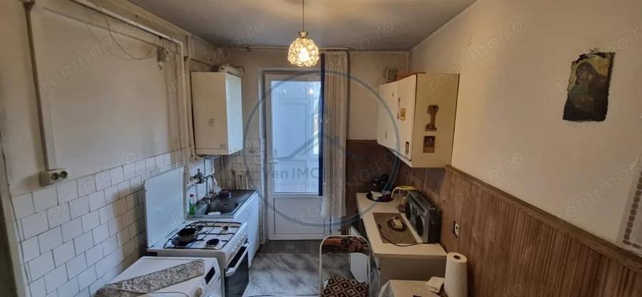 Apartament cu 3 camere decomandat în Decebal