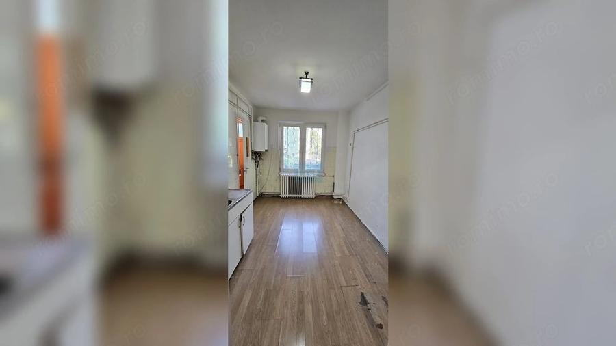 Apartament cu 4 camere decomandat în Punctele Cardinale