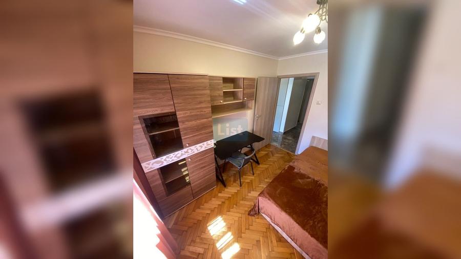 Apartament cu 3 camere semidecomandat, mobilat în Zorilor