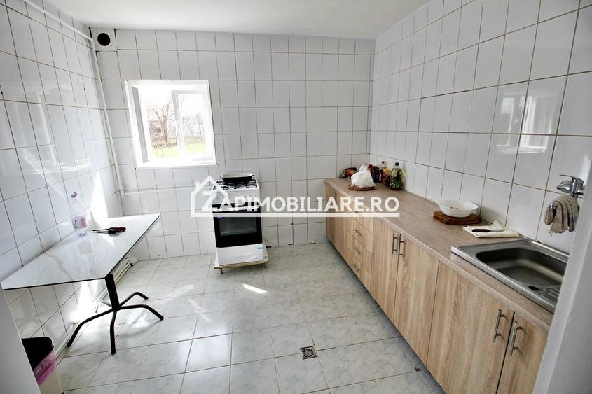 Casă individuală cu 4 camere cu Canalizare în Corunca