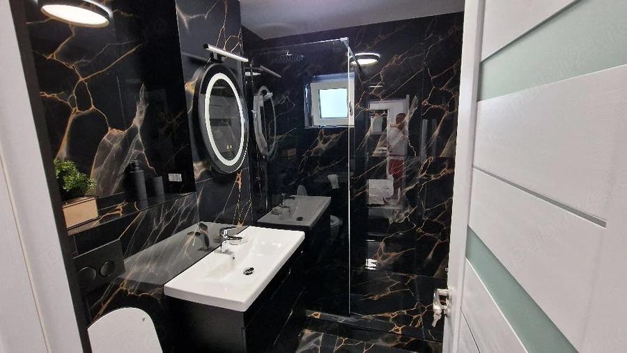 Apartament cu 3 camere decomandat în Dacia