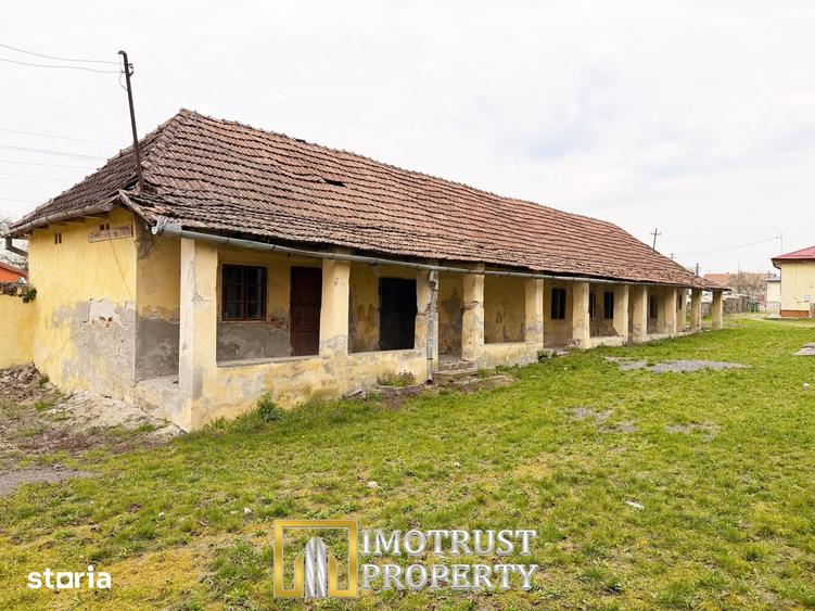 Casă cu Teren 2655 Mp în Târnova