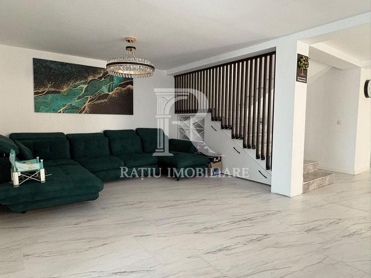 Duplex cu 6 camere cu Canalizare în Nord-Est