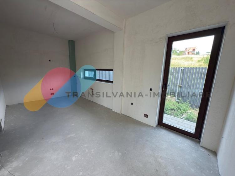 Duplex cu 4 camere cu Canalizare în Iris