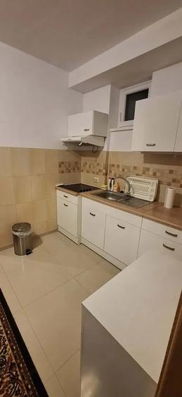Apartament cu 3 camere decomandat în Astra