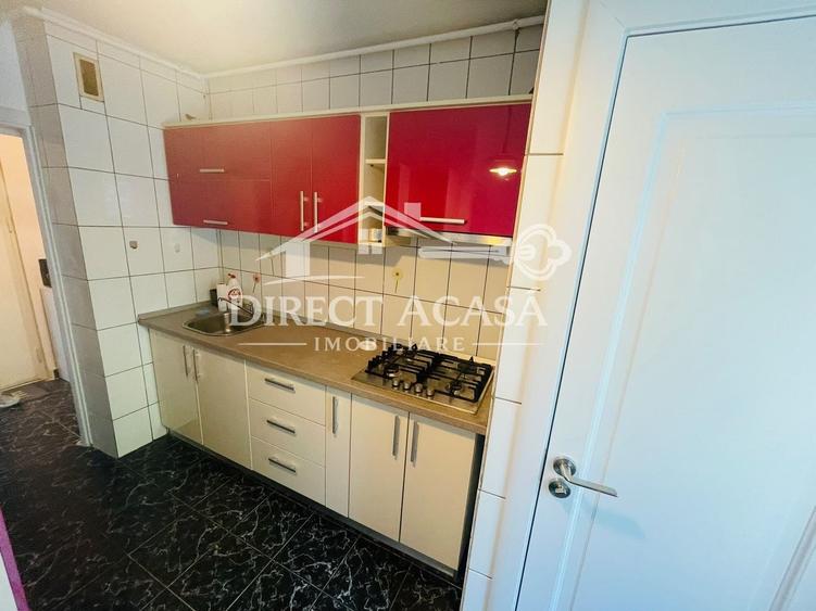 Apartament cu 3 camere decomandat în Tudor
