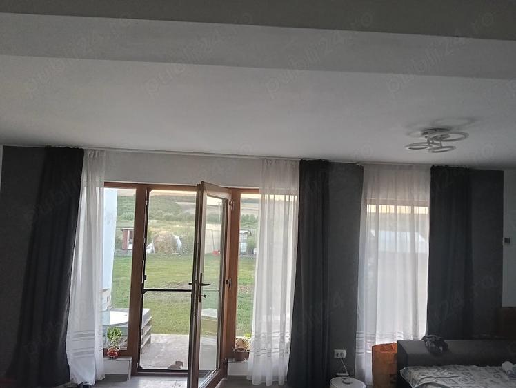 Casă cu Teren 1400 Mp în Luna