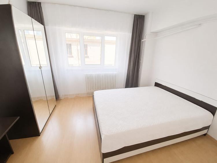 Apartament cu 2 camere decomandat în Universitate