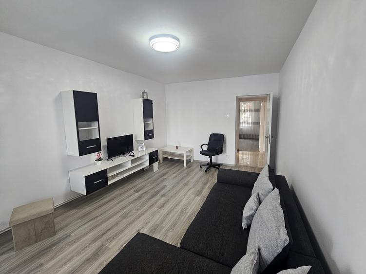 Apartament cu 3 camere decomandat în Pantelimon