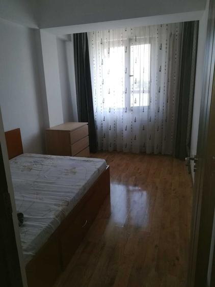 Apartament cu 3 camere decomandat în Popoveni