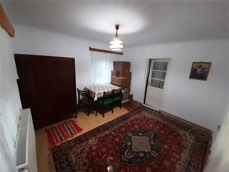 Casă cu 4 camere cu Teren 987 Mp în Central