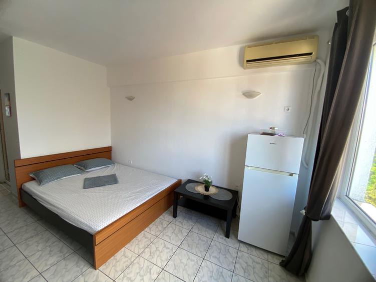 Apartament cu 2 camere decomandat în Exterior Vest