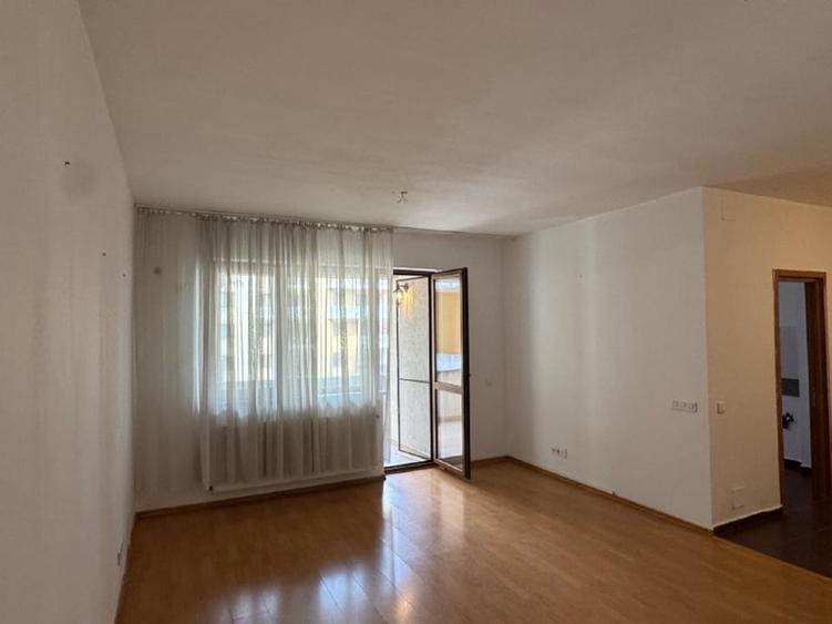 Apartament cu 2 camere decomandat în Mihai Bravu