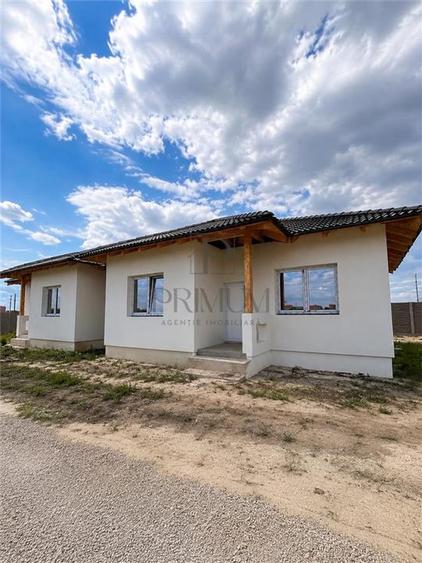 Duplex cu 3 camere cu Canalizare în Moșnița Nouă