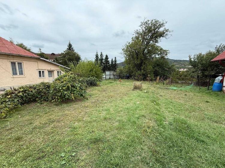 Casă cu 3 camere cu Teren 500 Mp în Central