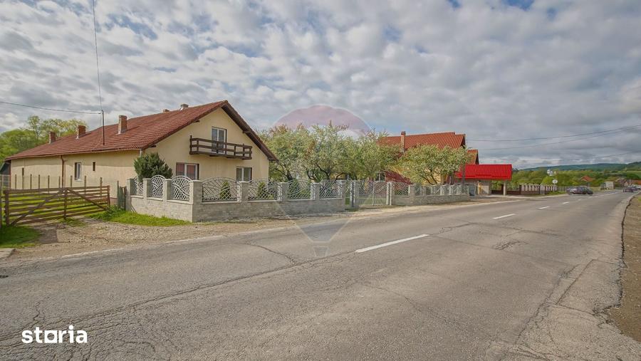 Casă cu 5 camere cu Teren 2633 Mp în Sita Buzăului