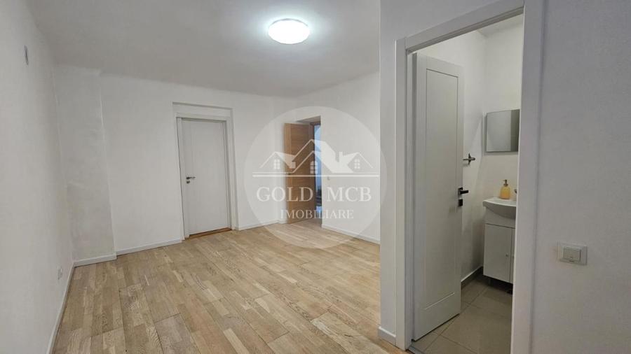 Apartament cu 4 camere circular în Capitale
