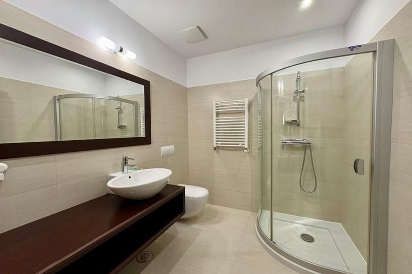 Apartament cu 4 camere decomandat, mobilat în Dorobanți