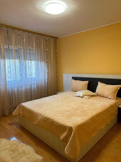 Apartament cu 2 camere decomandat în Micro 20