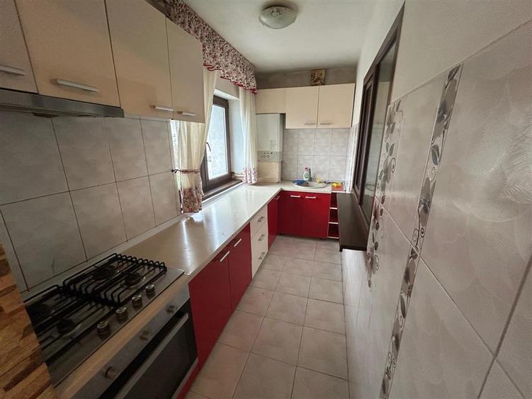 Apartament cu 2 camere decomandat, mobilat în Central