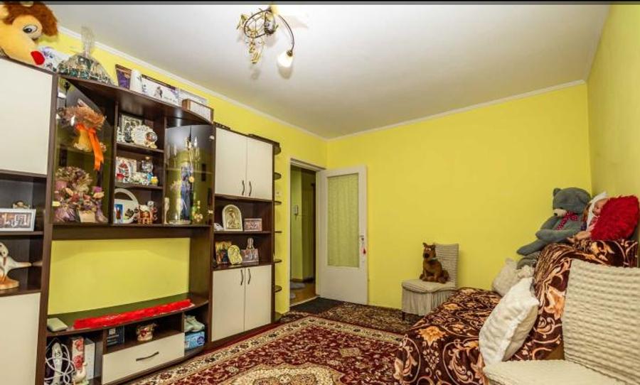 Apartament cu 2 camere decomandat în Poarta 6
