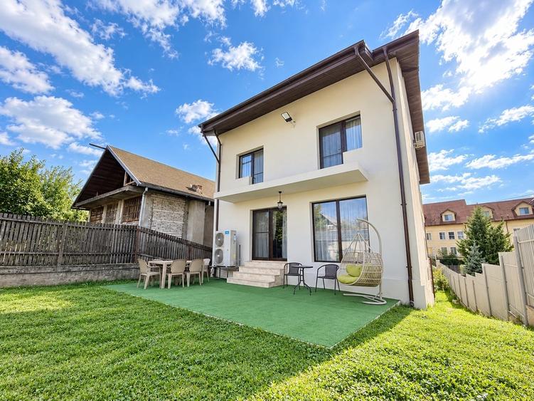 Casă cu 4 camere cu Garaj în Nord