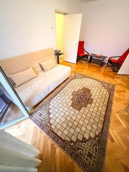 Apartament cu 2 camere semidecomandat, mobilat în Titan