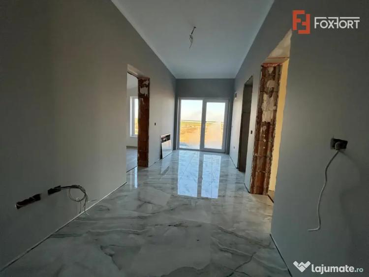 Casă cu 4 camere cu Teren 618 Mp în Giarmata