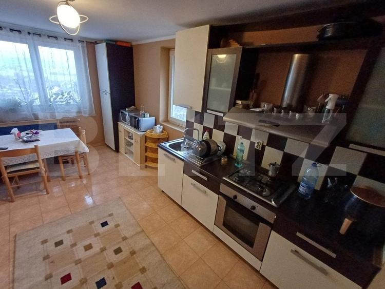 Casă individuală cu 6 camere cu Canalizare în Exterior Est