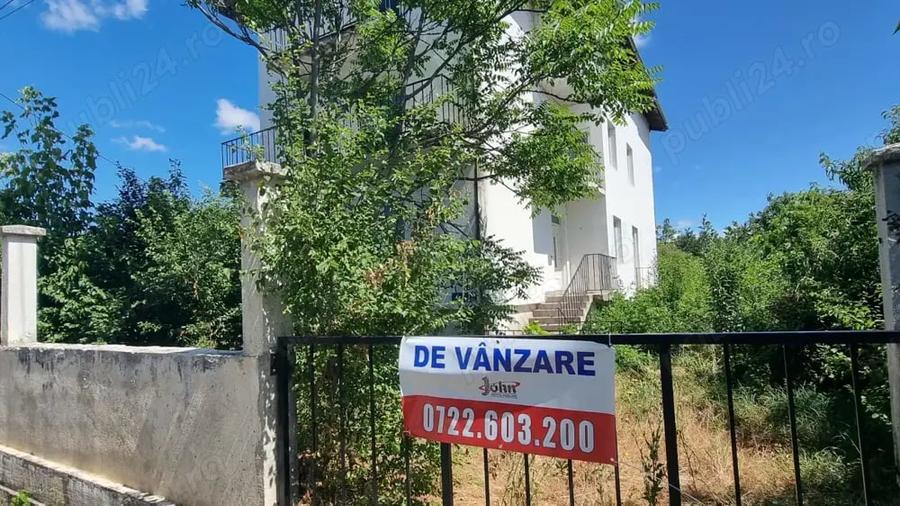 Casă cu 6 camere în Central