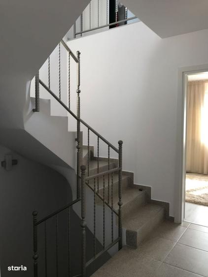 Casă cu 4 camere cu Teren 70 Mp în Central