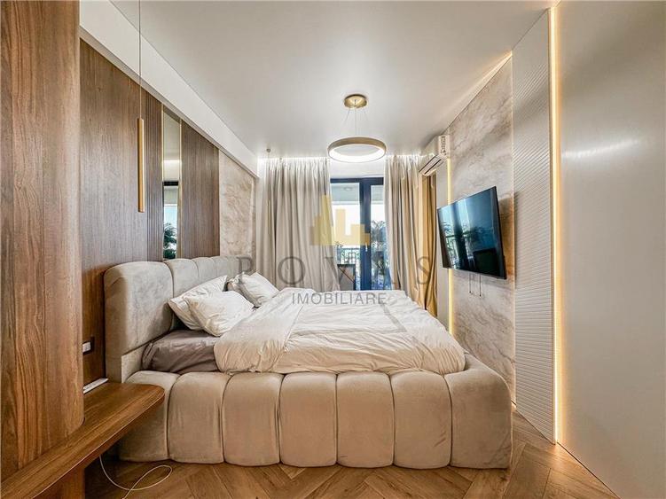 Apartament cu 3 camere semidecomandat, mobilat în Pipera
