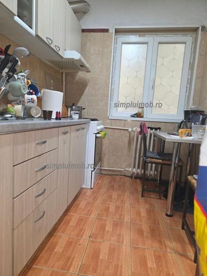 Apartament cu 3 camere decomandat în Brâncoveanu