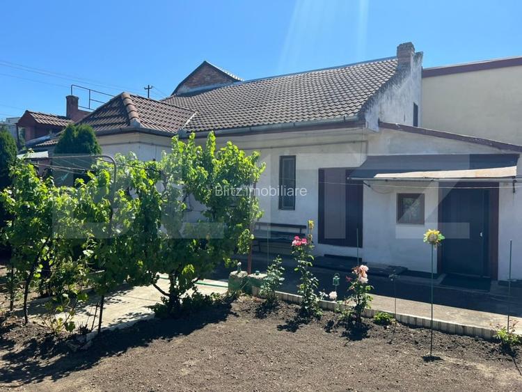 Casă de vanzare, cu 3 camere, 85 mp, zona semicentrala