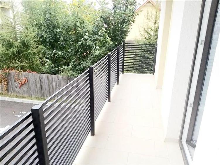 Apartament cu 3 camere decomandat, mobilat în Tractorul